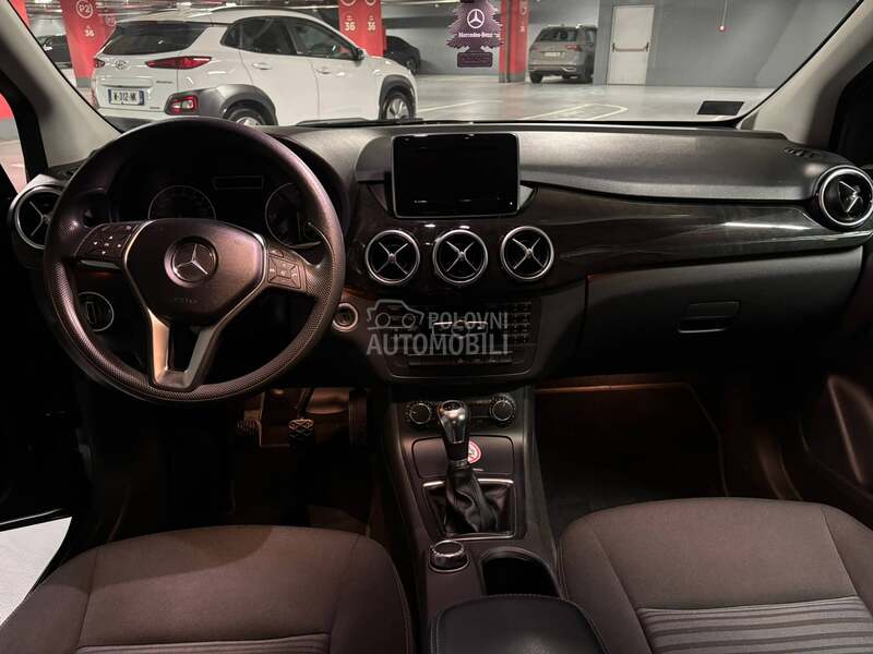 Mercedes Benz B 180 