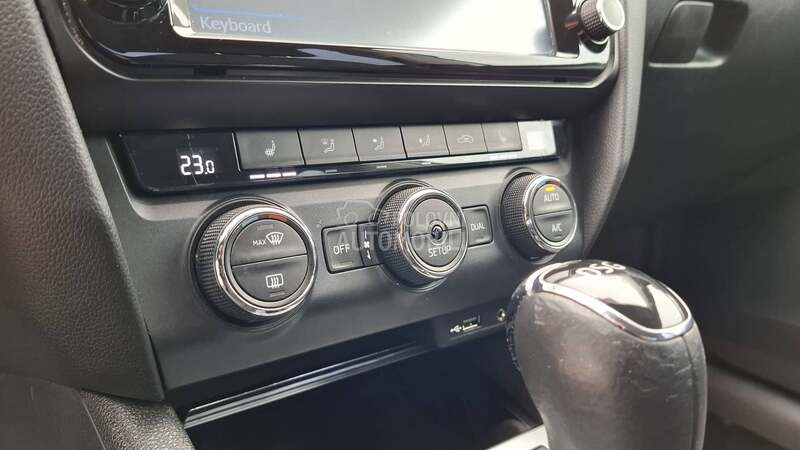 Škoda Octavia D S G LIMITED