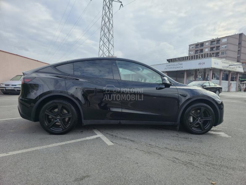 Tesla Model Y AWD Long Range