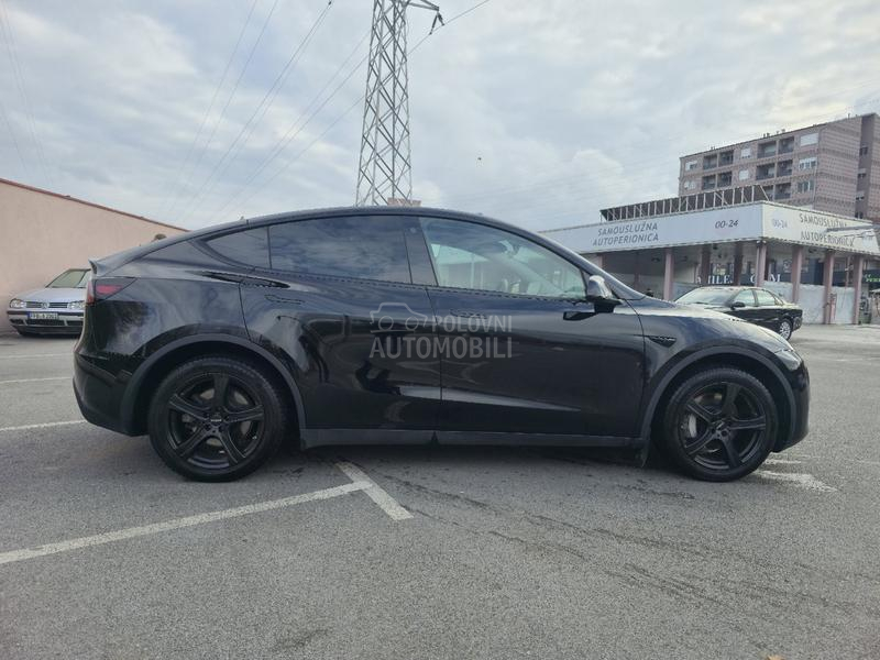 Tesla Model Y AWD Long Range
