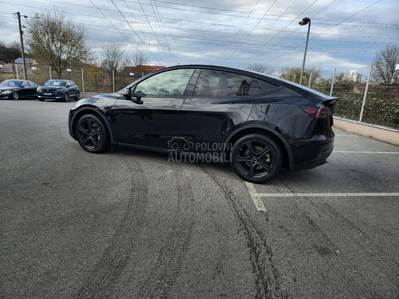 Tesla Model Y AWD Long Range