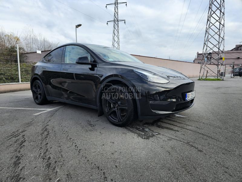 Tesla Model Y AWD Long Range