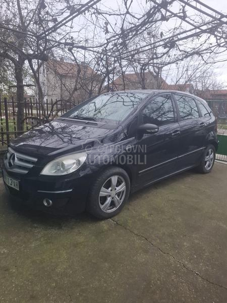 Mercedes Benz B 180 