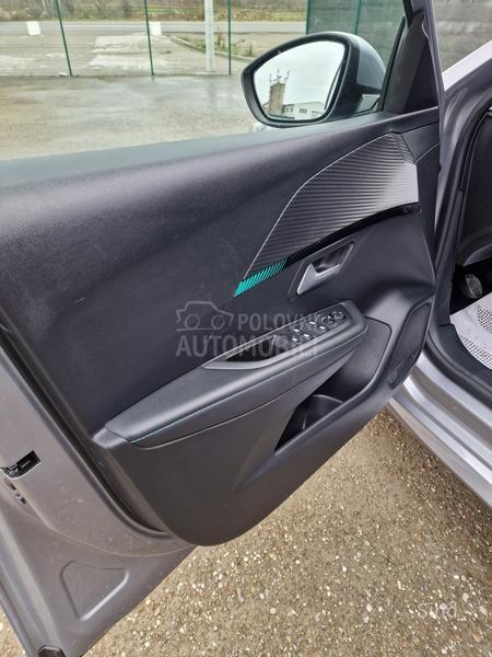 Peugeot 208 1.2 PURETECH ALLURE