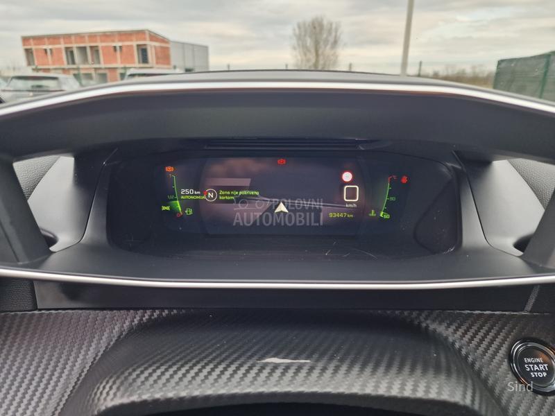 Peugeot 208 1.2 PURETECH ALLURE