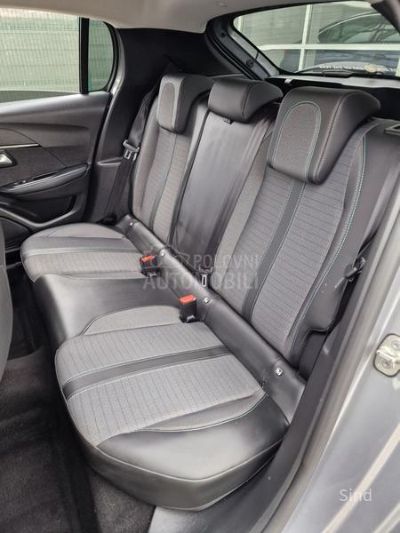 Peugeot 208 1.2 PURETECH ALLURE