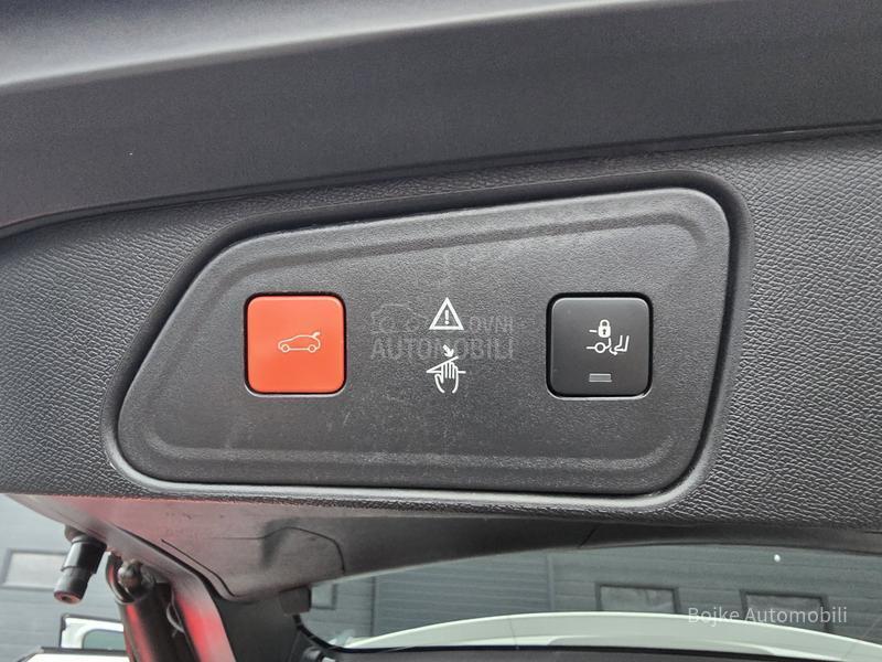 Peugeot 3008 1.5HDI ALLURE