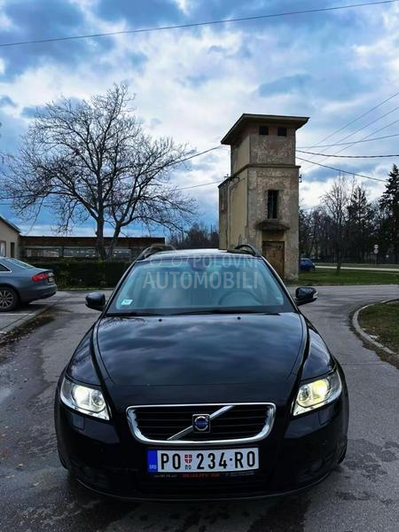 Volvo V50 