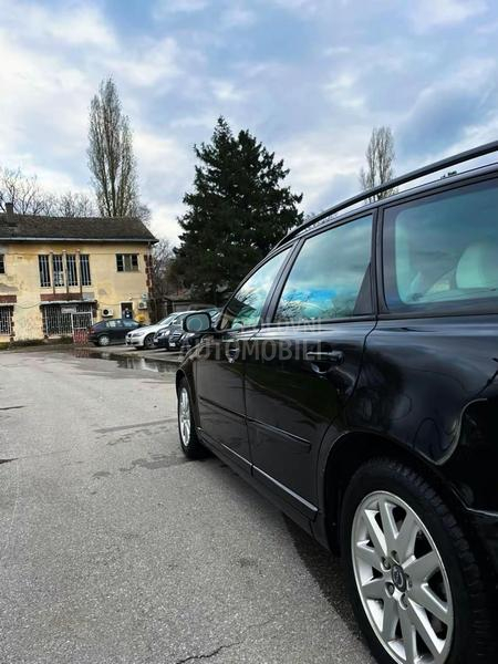 Volvo V50 