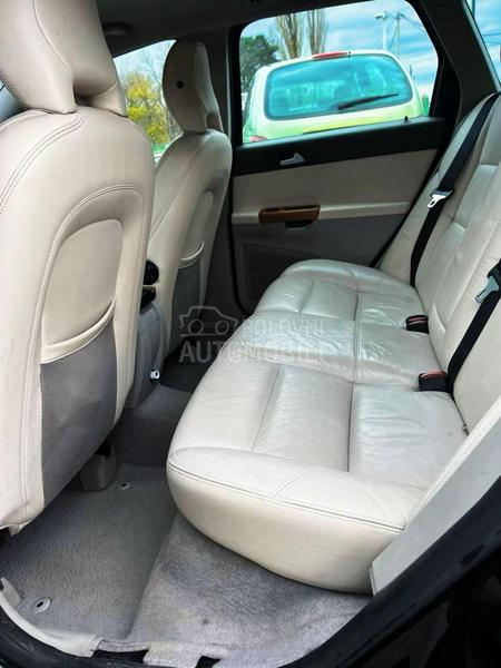 Volvo V50 