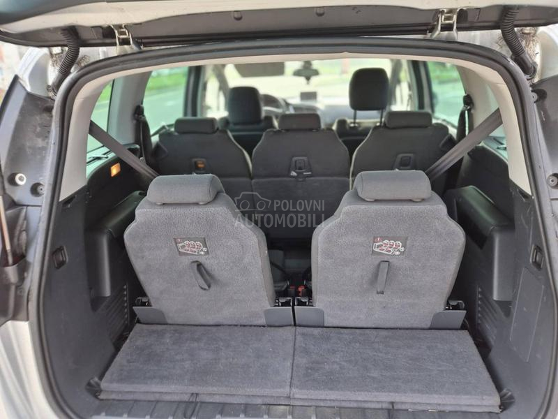 Peugeot 5008 1.6 blu ehdi