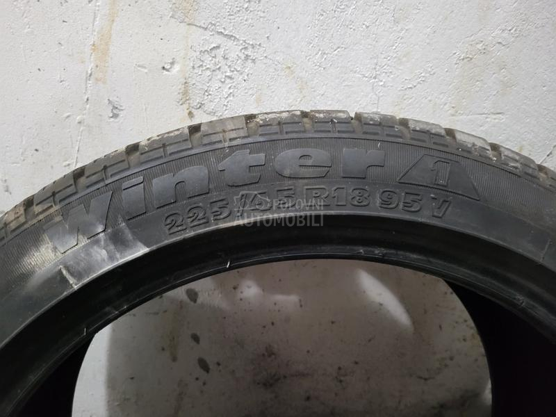 Tigar 225/45 R18 Zimska