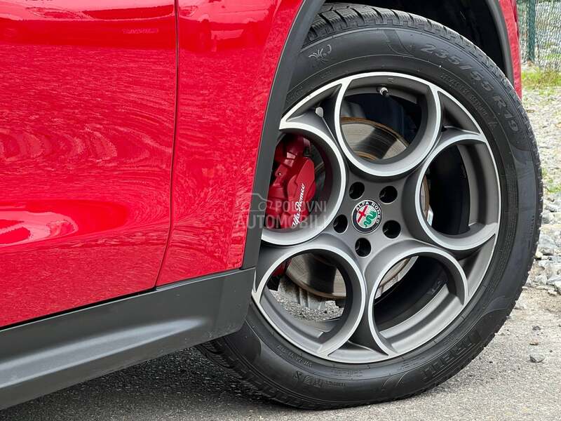 Alfa Romeo Stelvio Q4 Veloce CH