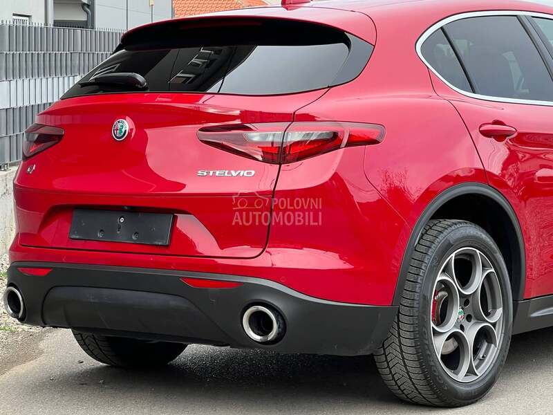 Alfa Romeo Stelvio Q4 Veloce CH