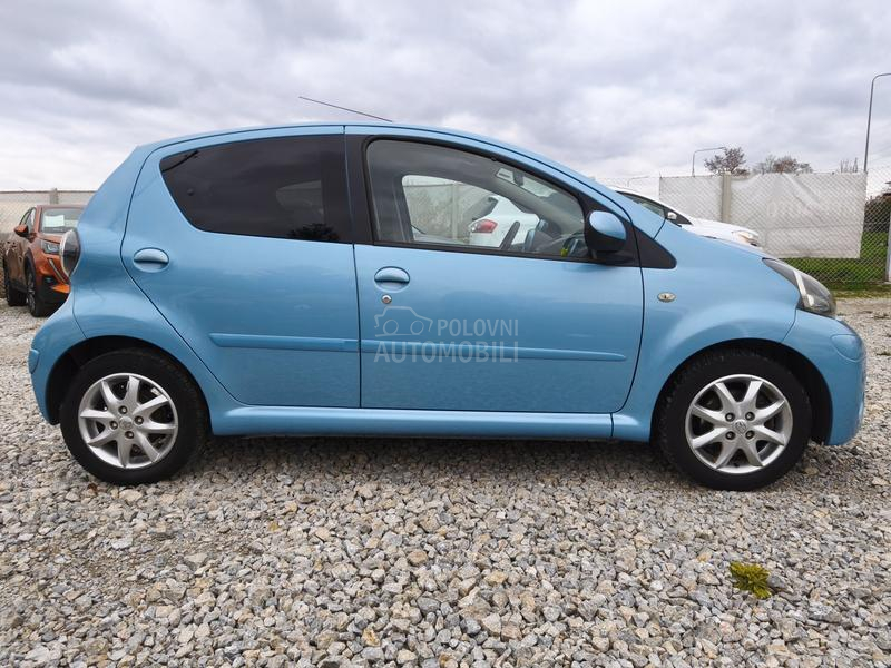 Toyota Aygo 1.0 RESTYLE SPICE