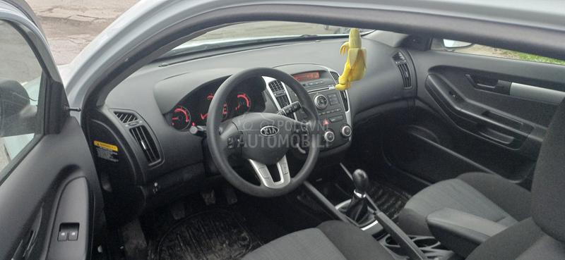 Kia pro_cee`d LX COOL