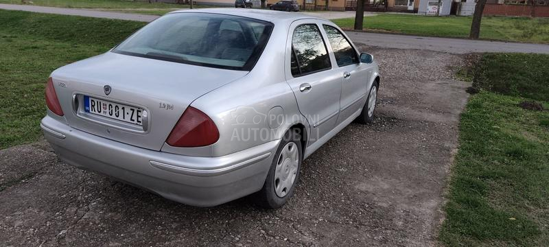 Lancia Lybra 