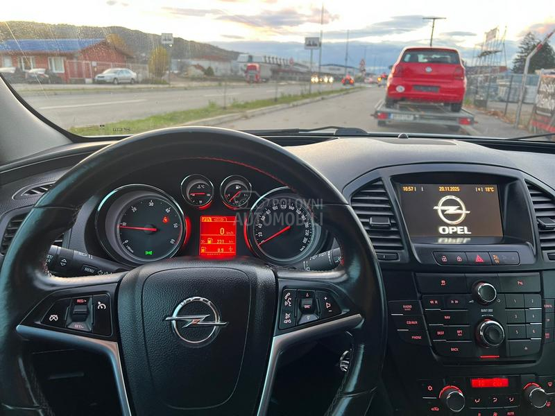 Opel Insignia 2.0 Cdti /CH/