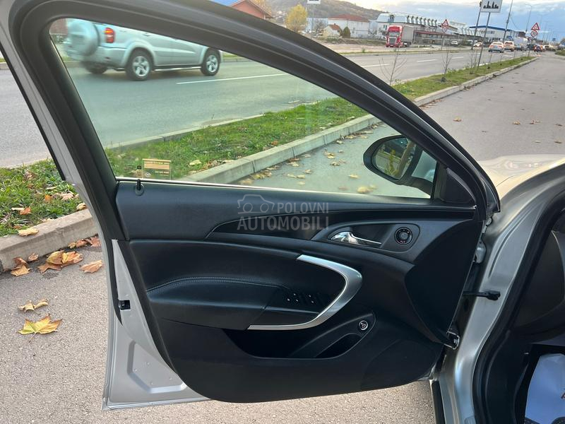 Opel Insignia 2.0 Cdti /CH/