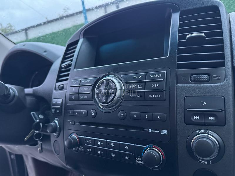 Nissan Navara 3.0 V6