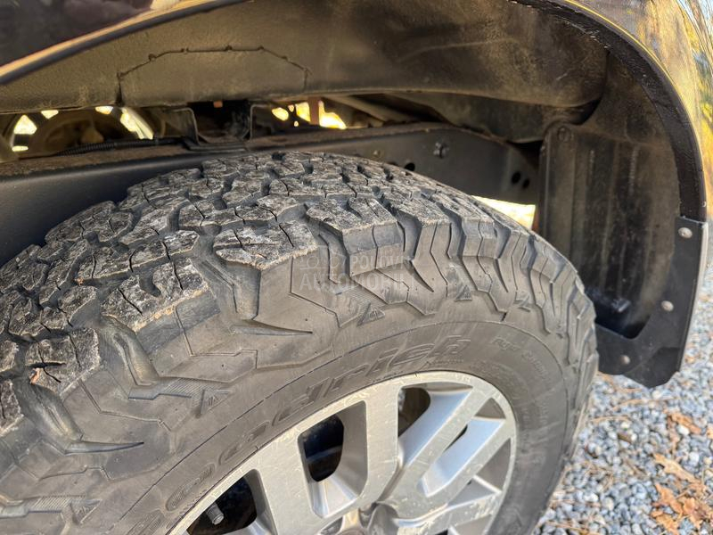 Nissan Navara 3.0 V6