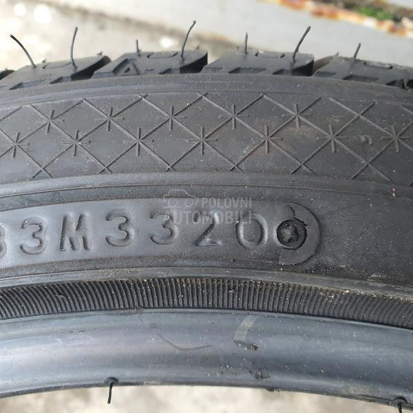 Toyo 225/40 R18 Zimska