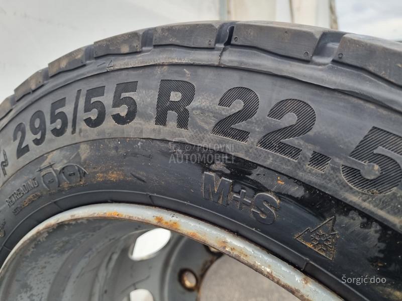 Continental 295/55 R22.5 Zimska