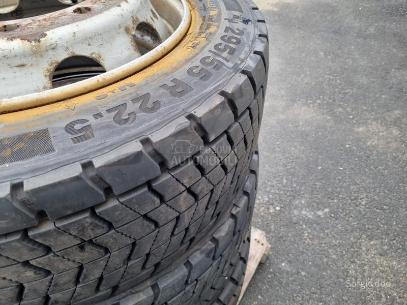 Continental 295/55 R22.5 Zimska