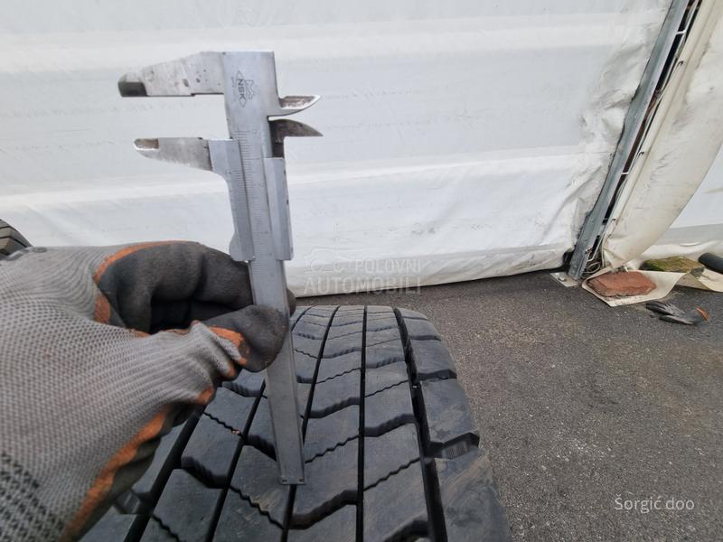 Continental 295/55 R22.5 Zimska