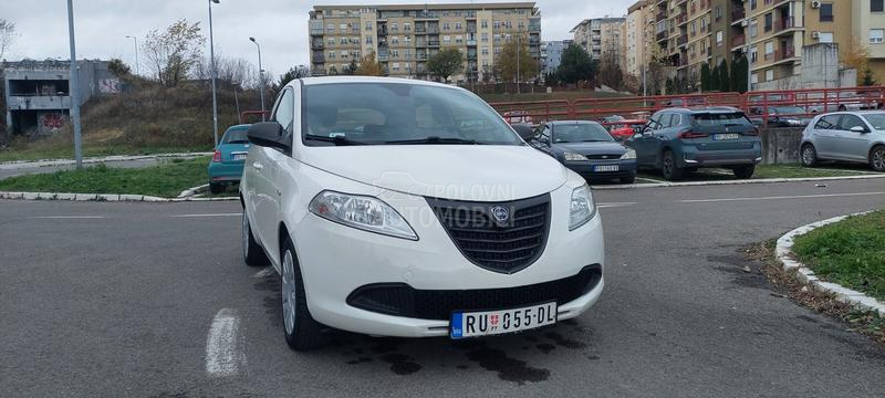 Lancia Ypsilon 