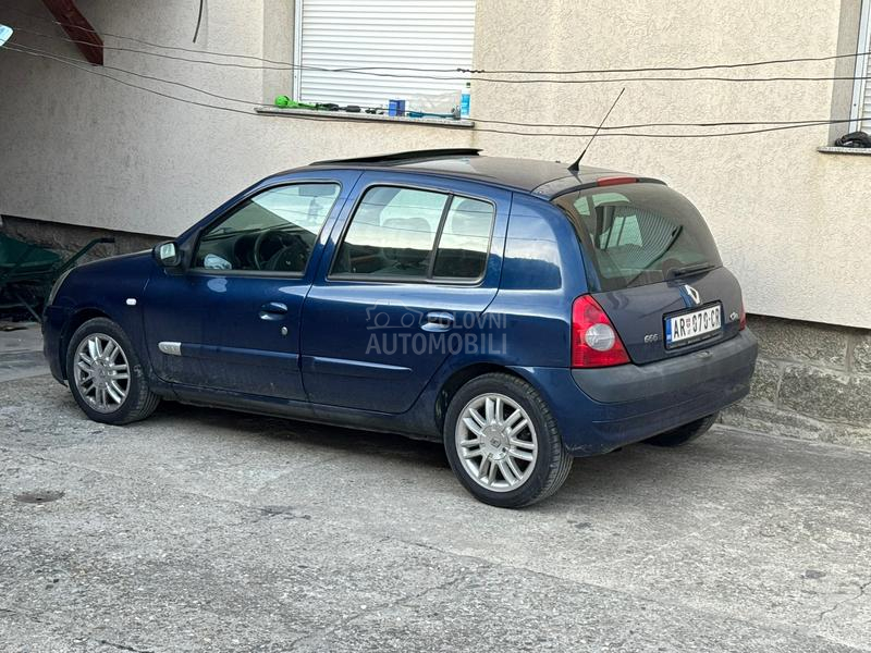 Renault Clio INITIALE PARIS