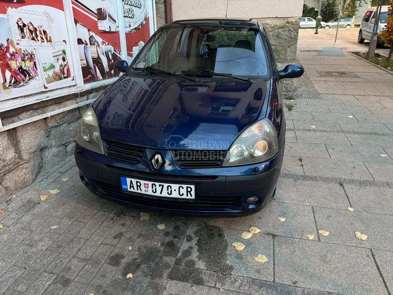 Renault Clio INITIALE PARIS