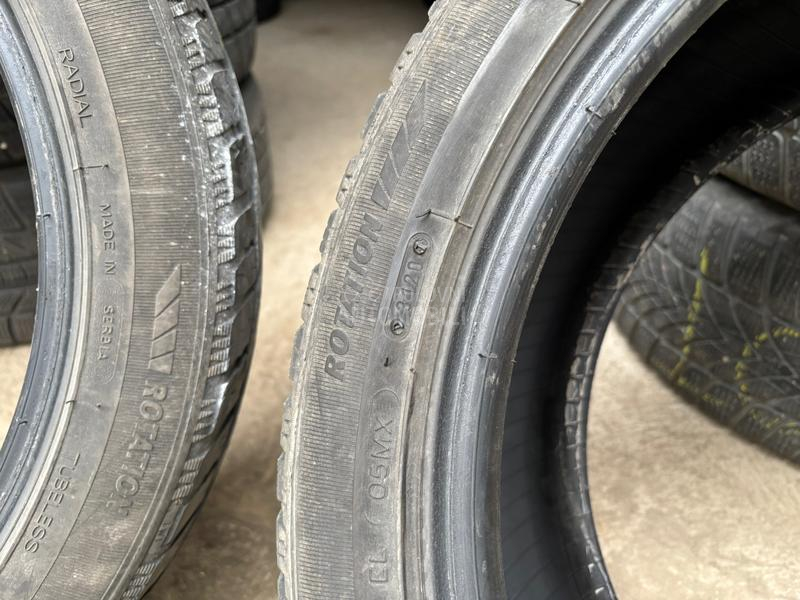 Tigar 235/45 R18 Zimska