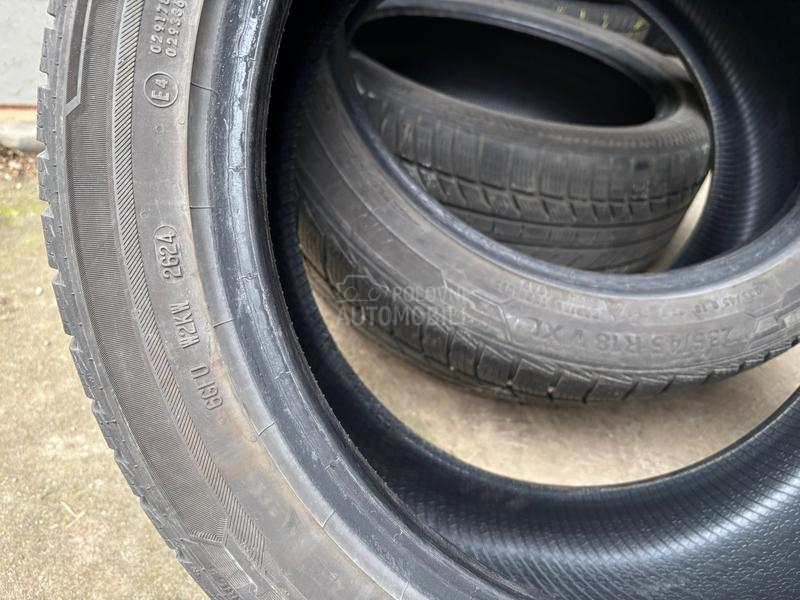 Barum 235/45 R18 Zimska