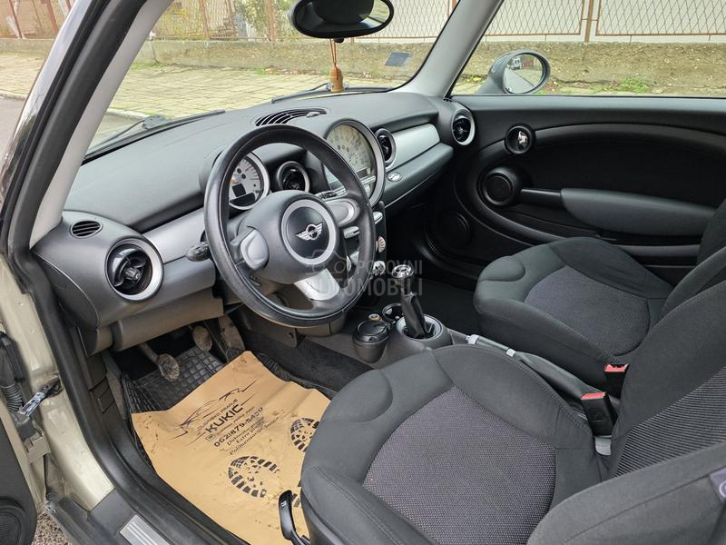 MINI Cooper 