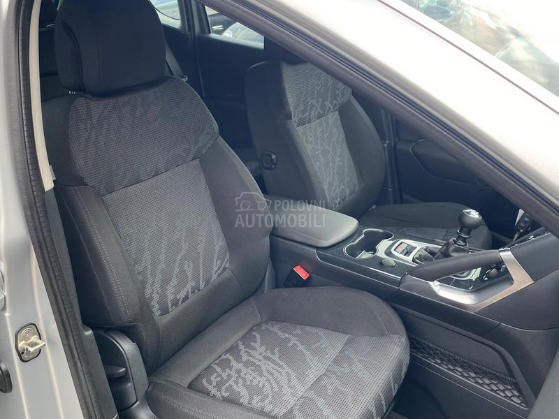 Peugeot 3008 1.6e-HDI N O V