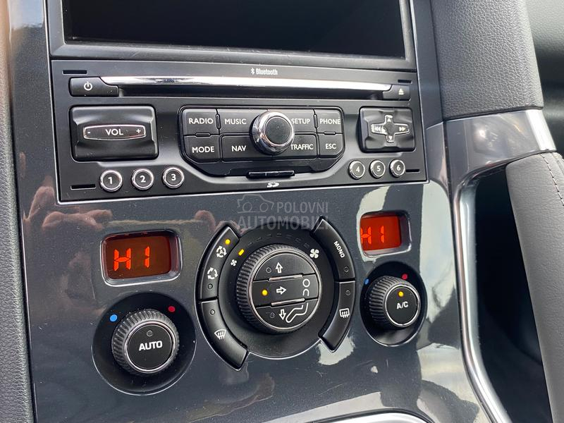 Peugeot 3008 1.6e-HDI N O V