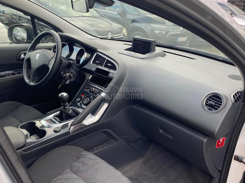 Peugeot 3008 1.6e-HDI N O V