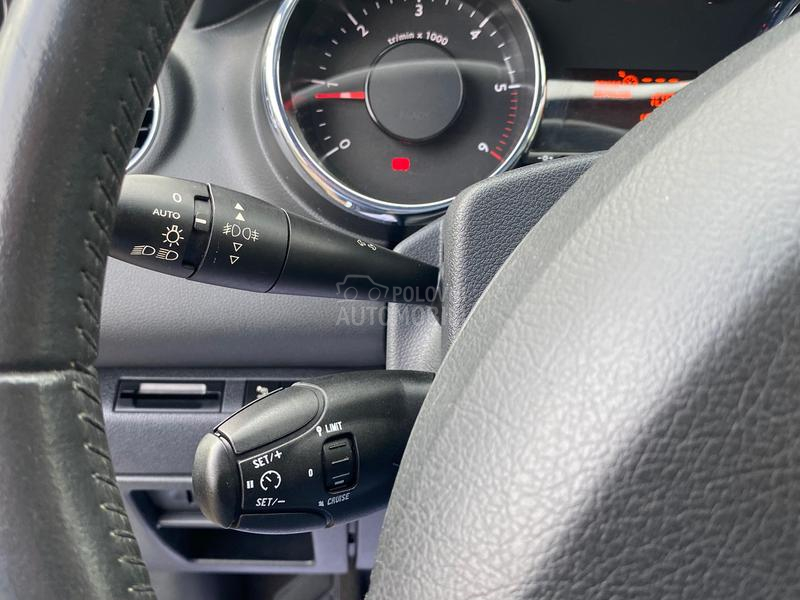 Peugeot 3008 1.6e-HDI N O V