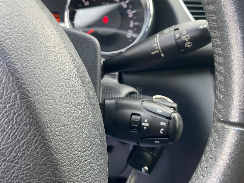 Peugeot 3008 1.6e-HDI N O V