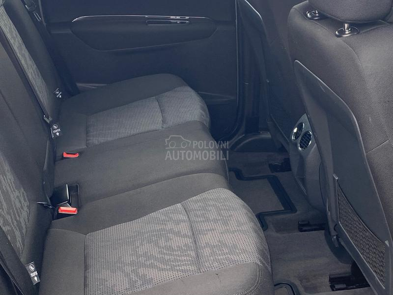 Peugeot 3008 1.6e-HDI N O V