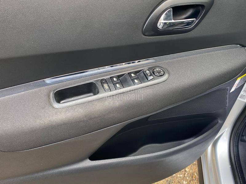 Peugeot 3008 1.6e-HDI N O V