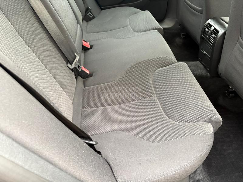 Volkswagen Passat B6 16 aut