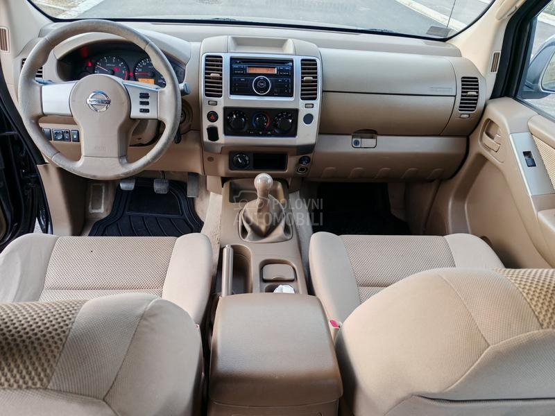 Nissan Navara 2.5D.6Brzina ODLIČAN