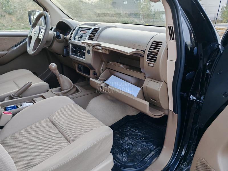 Nissan Navara 2.5D.6Brzina ODLIČAN