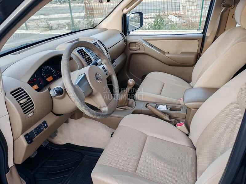 Nissan Navara 2.5D.6Brzina ODLIČAN