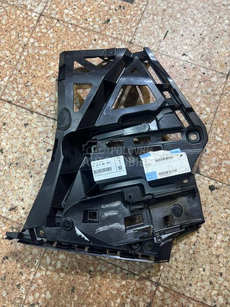 nosac zadnjeg branika desni