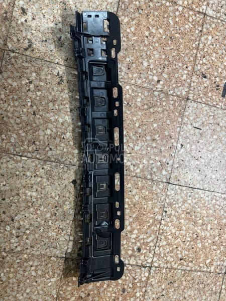 nosac zadnjeg branika G05