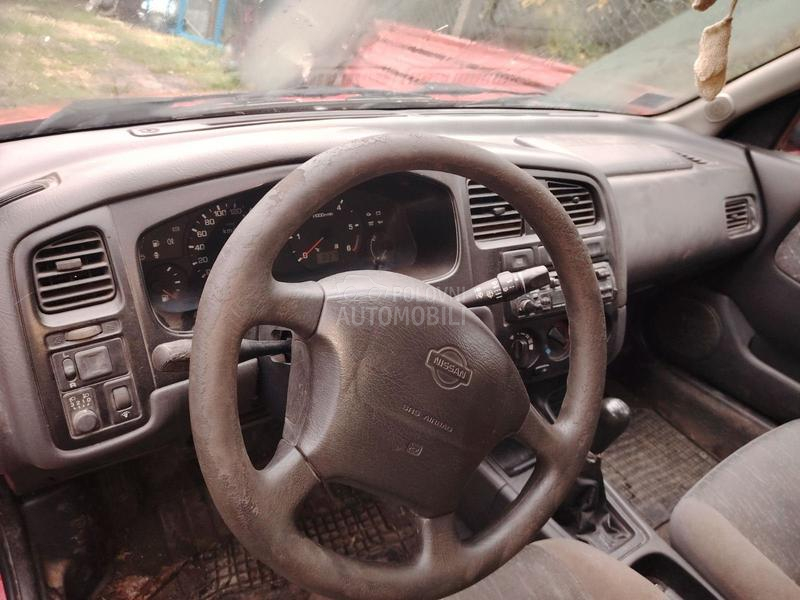 Nissan Primera 