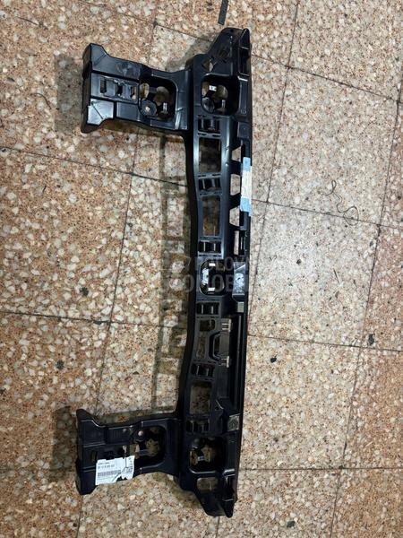 nosac zadnjeg branika U11/12